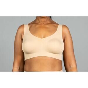 Rhonda Shear 3x nude bra new without tags